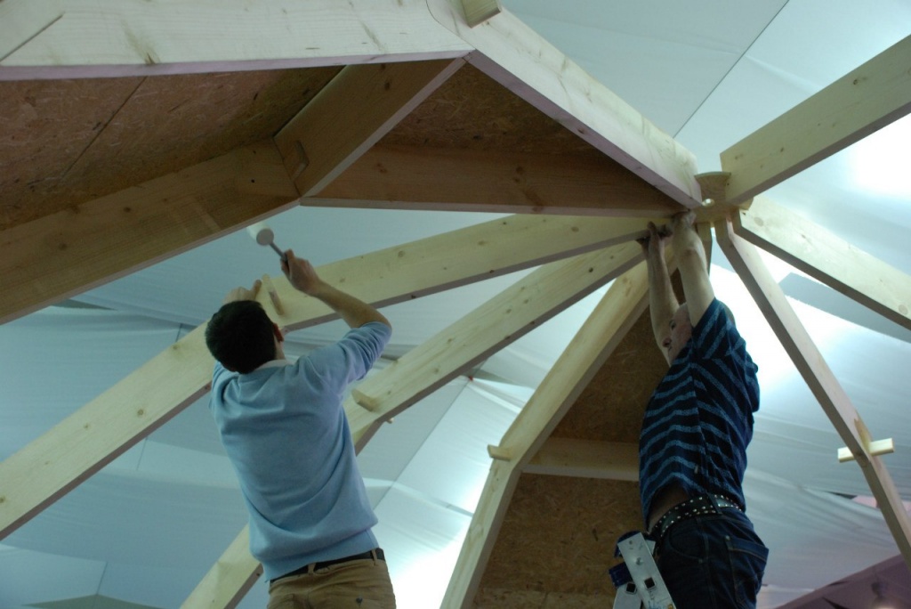 we fix the remaining beams on the central disk